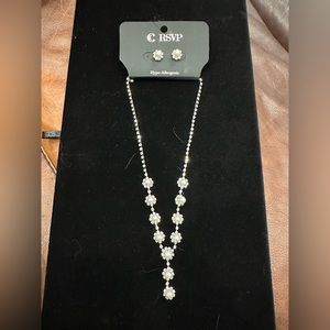 NWOT RSVP Costume Rhinestone and faux pearl necklace and stud earring set